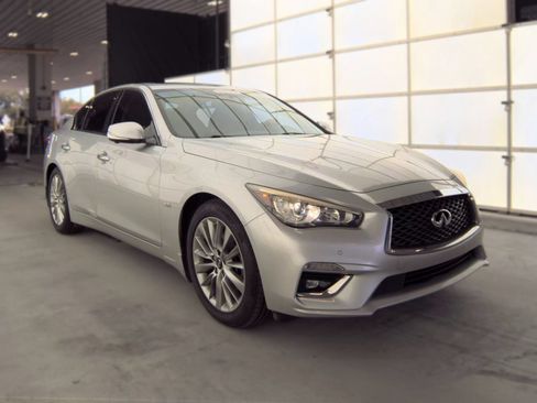 Used 2019 INFINITI Q50 Luxe w/ Essential Package (3.0T Luxe) RWD image 4