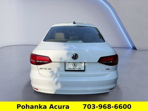 Used 2017 Volkswagen Jetta SE FWD image 6