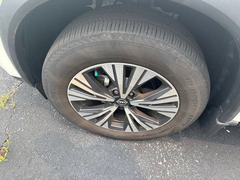 Certified 2023 Nissan Rogue SV w/ SV Premium B Package AWD/4WD image 6