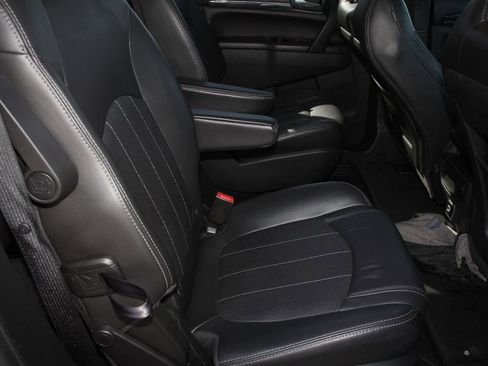 Used 2017 Buick Enclave Leather FWD image 24