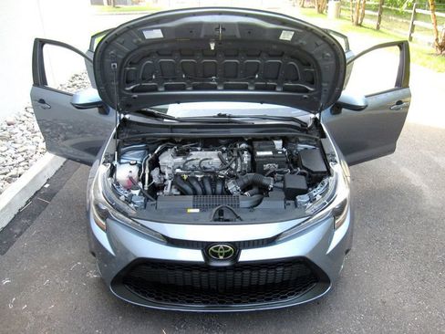 Used 2021 Toyota Corolla LE FWD image 30