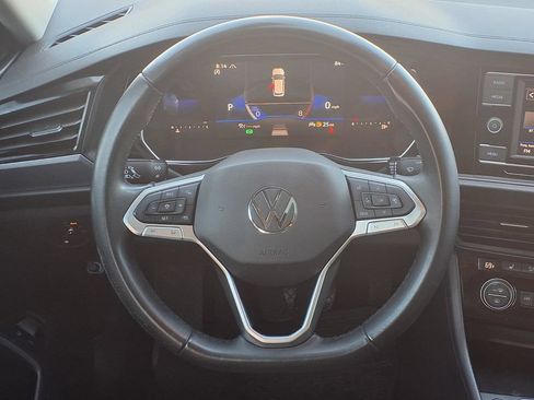 Used 2023 Volkswagen Jetta SE FWD image 13