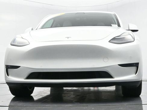 Used 2021 Tesla Model Y Long Range image 42