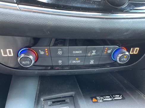 Used 2024 Buick Enclave Essence w/ Sport Touring Edition FWD image 11
