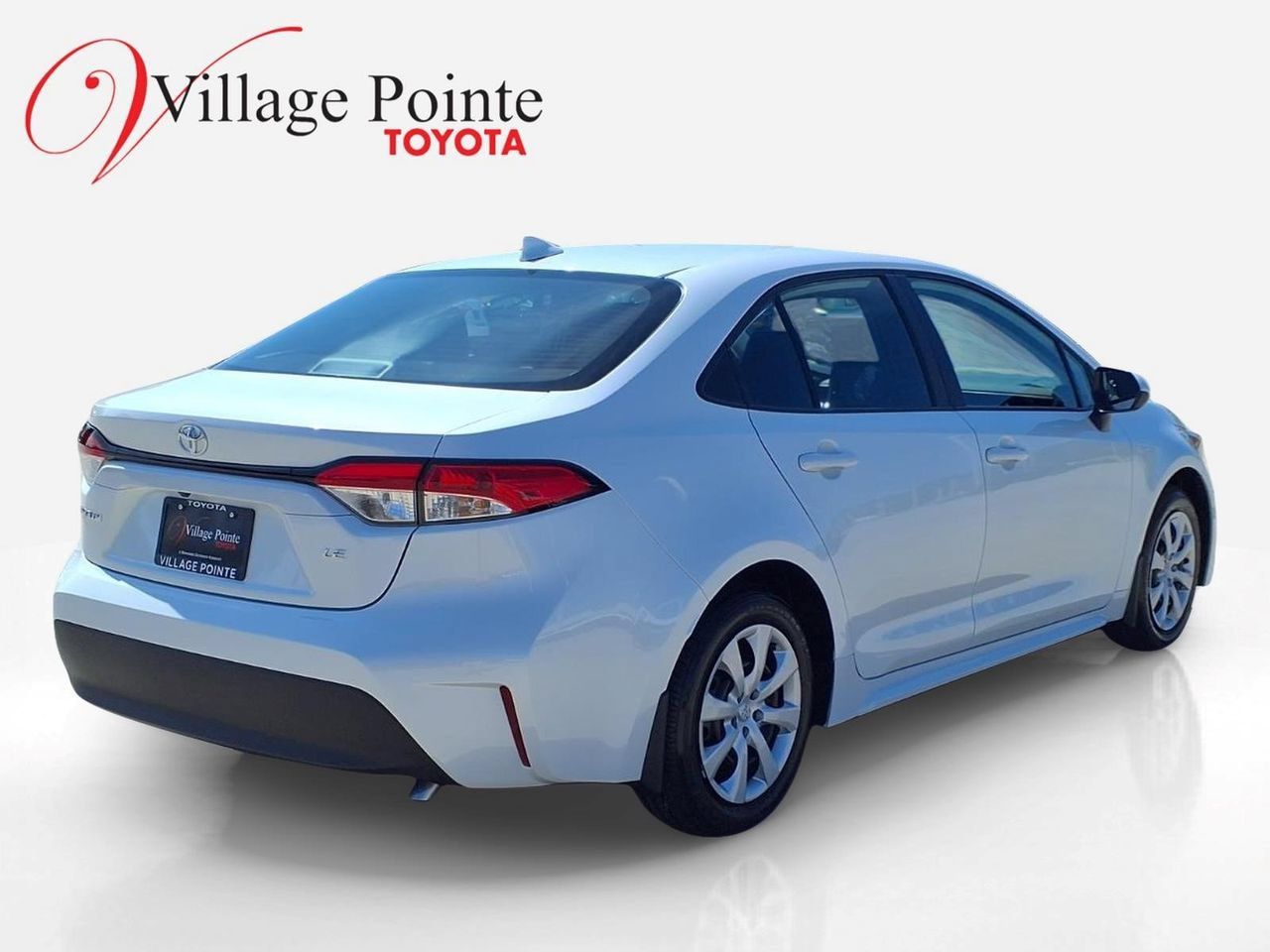Used 2026 Toyota Corolla LE FWD image 5