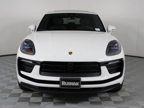 Used 2025 Porsche Macan image 10