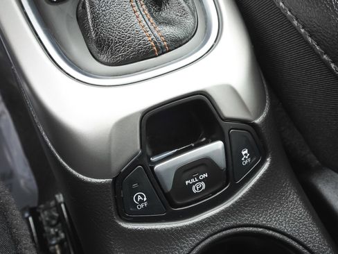 Used 2019 Jeep Compass Latitude w/ Popular Equipment Group image 29