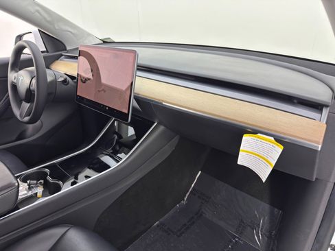 Used 2020 Tesla Model Y Long Range image 15