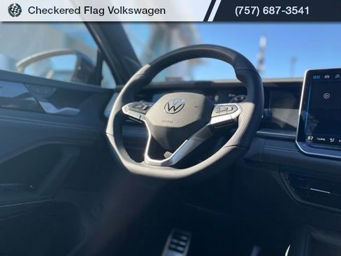 New 2026 Volkswagen Tiguan SE R-Line image 29