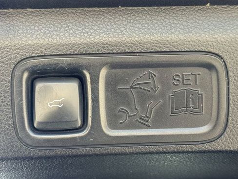 Used 2018 Ford Expedition Limited w/ Equipment Group 302A RWD image 35