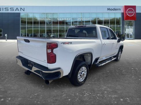Used 2025 Chevrolet Silverado 2500 LT w/ Convenience Package AWD/4WD image 5