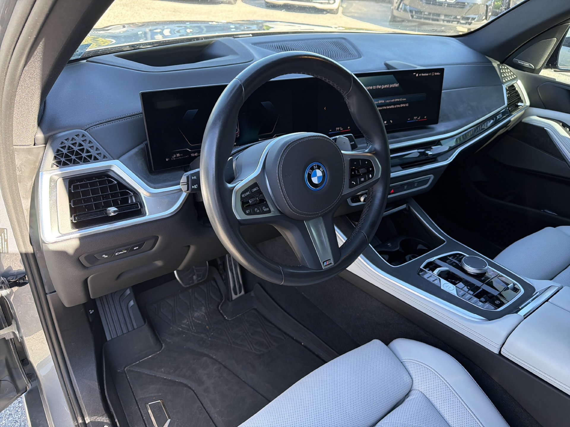 Used 2026 BMW X5 xDrive50e w/ M Sport Package AWD/4WD image 23