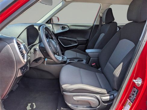 Used 2022 Kia Soul LX w/ Technology Package image 17