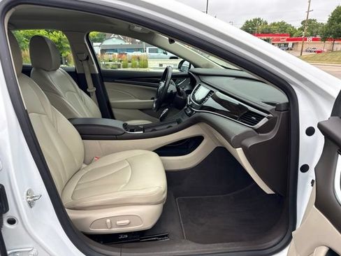 Used 2017 Buick LaCrosse Preferred FWD image 9