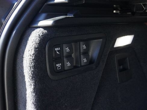 Used 2024 BMW X7 xDrive40i w/ Premium Package AWD/4WD image 41