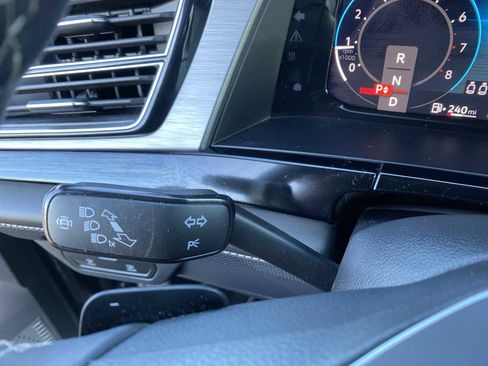 Used 2024 Volkswagen Atlas Cross Sport SE image 21