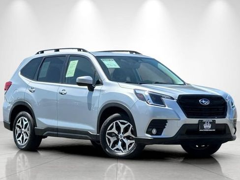 Used 2023 Subaru Forester Premium AWD/4WD image 2