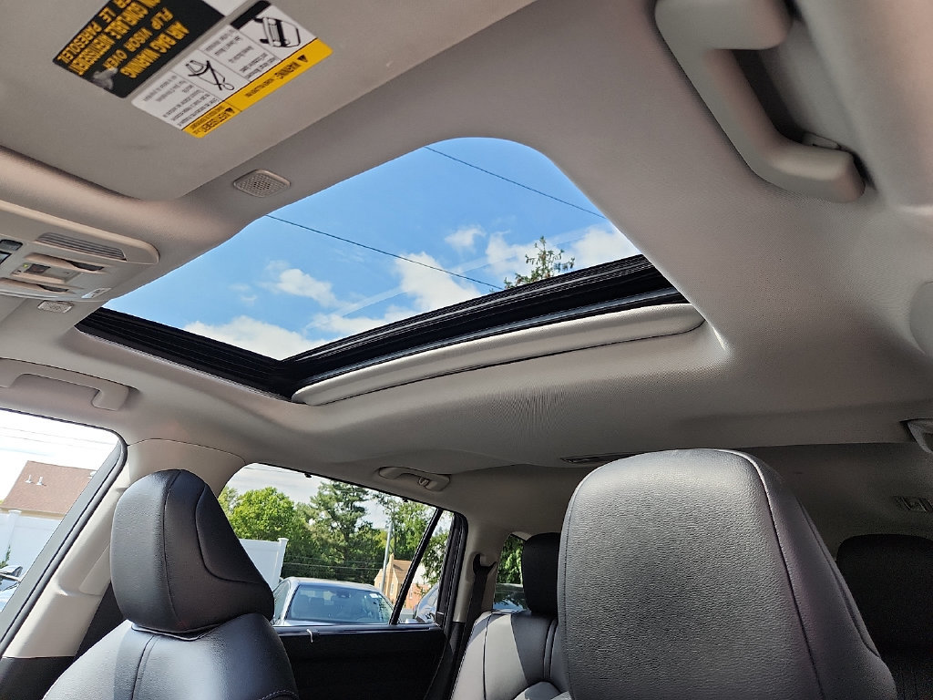 Certified 2025 Toyota Highlander XLE AWD/4WD image 17