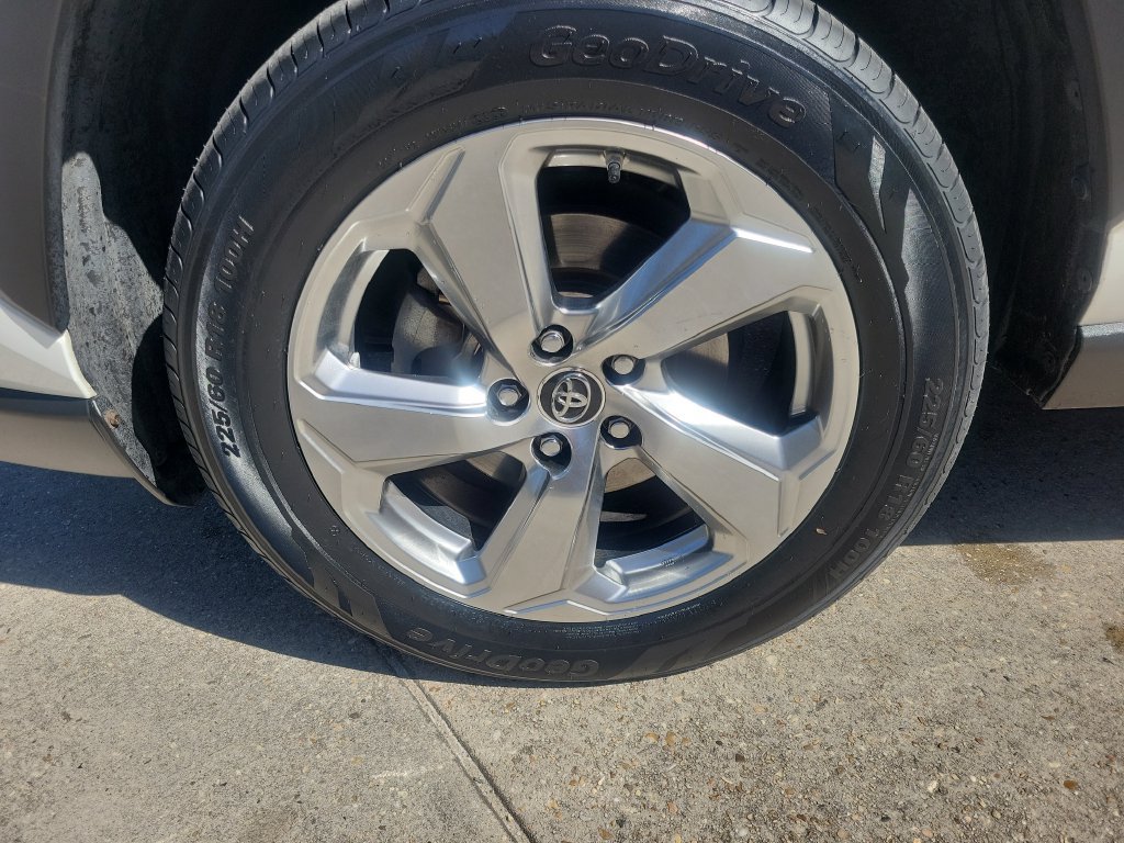 Used 2019 Toyota RAV4 Limited w/ Carpet Mat Package AWD/4WD image 21