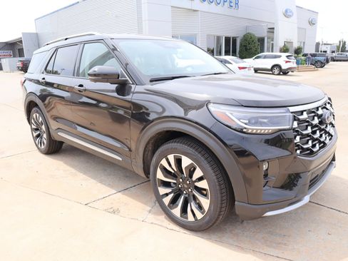 New 2026 Ford Explorer Platinum w/ LUX Leather Package AWD/4WD image 1