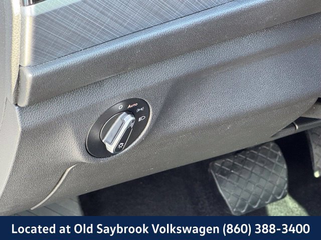Certified 2024 Volkswagen Jetta SE FWD image 33