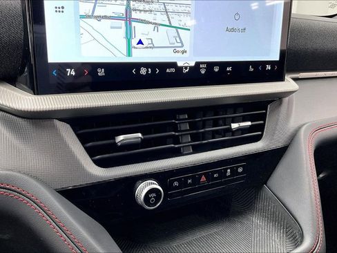 Certified 2025 Ford Explorer ST-Line w/ ST-Line Street Pack image 32