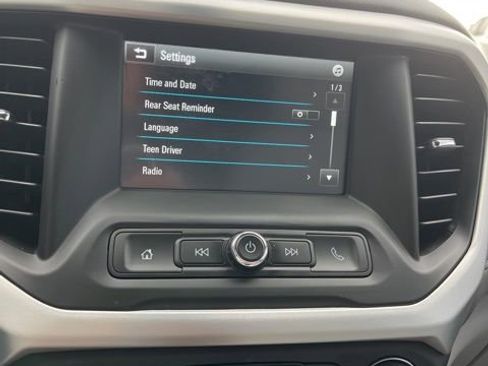 Used 2018 GMC Acadia SLE image 47