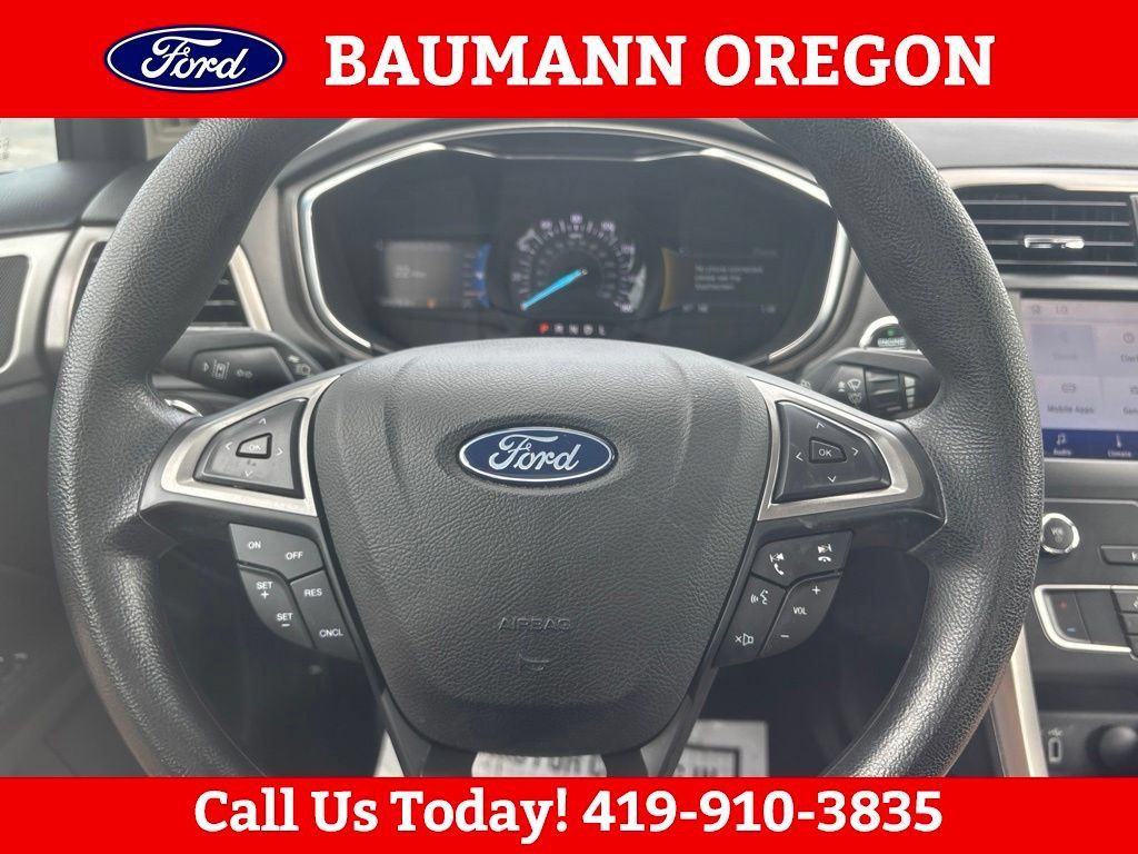 Used 2020 Ford Fusion SE FWD image 20