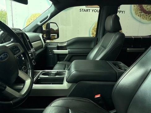 Used 2022 Ford F250 Lariat w/ Black Appearance Package AWD/4WD image 9