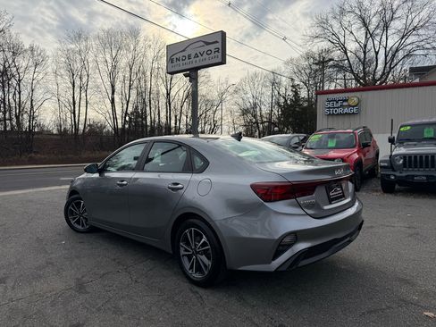 Used 2022 Kia Forte LXS image 5