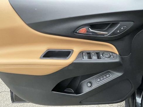 Used 2020 Chevrolet Equinox Premier image 16