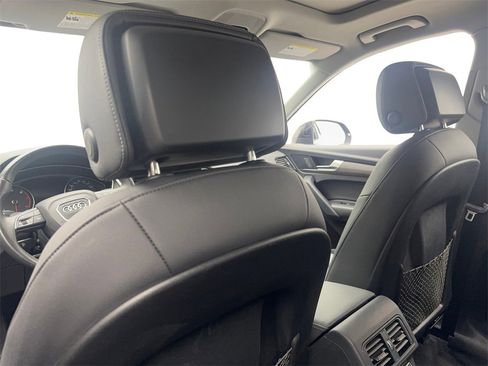 Used 2022 Audi Q5 2.0T Premium w/ Convenience Package image 37