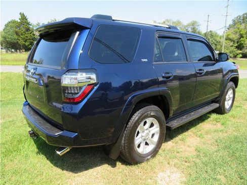 Used 2019 Toyota 4Runner SR5 AWD/4WD image 2