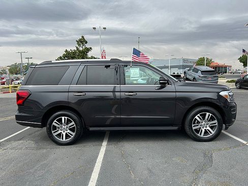 Used 2024 Ford Expedition Limited RWD image 12
