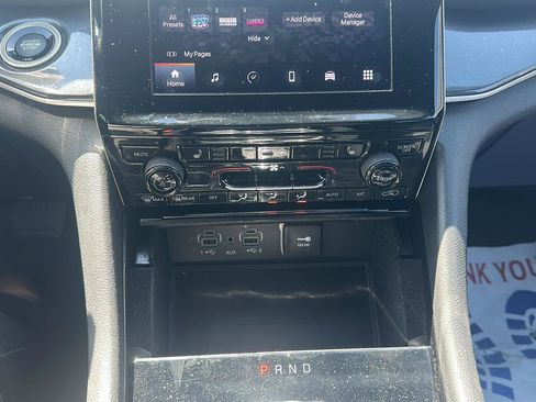 Used 2022 Jeep Grand Cherokee L Laredo image 21