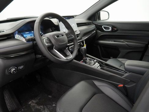 New 2026 Jeep Compass Latitude image 18