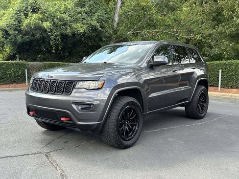 Used 2017 Jeep Grand Cherokee Altitude AWD/4WD image 2