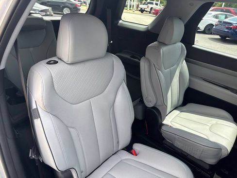 Used 2025 Hyundai Palisade SEL FWD image 32