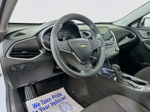 Used 2023 Chevrolet Malibu LT FWD image 9