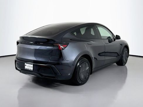 Used 2026 Tesla Model Y 2WD image 5
