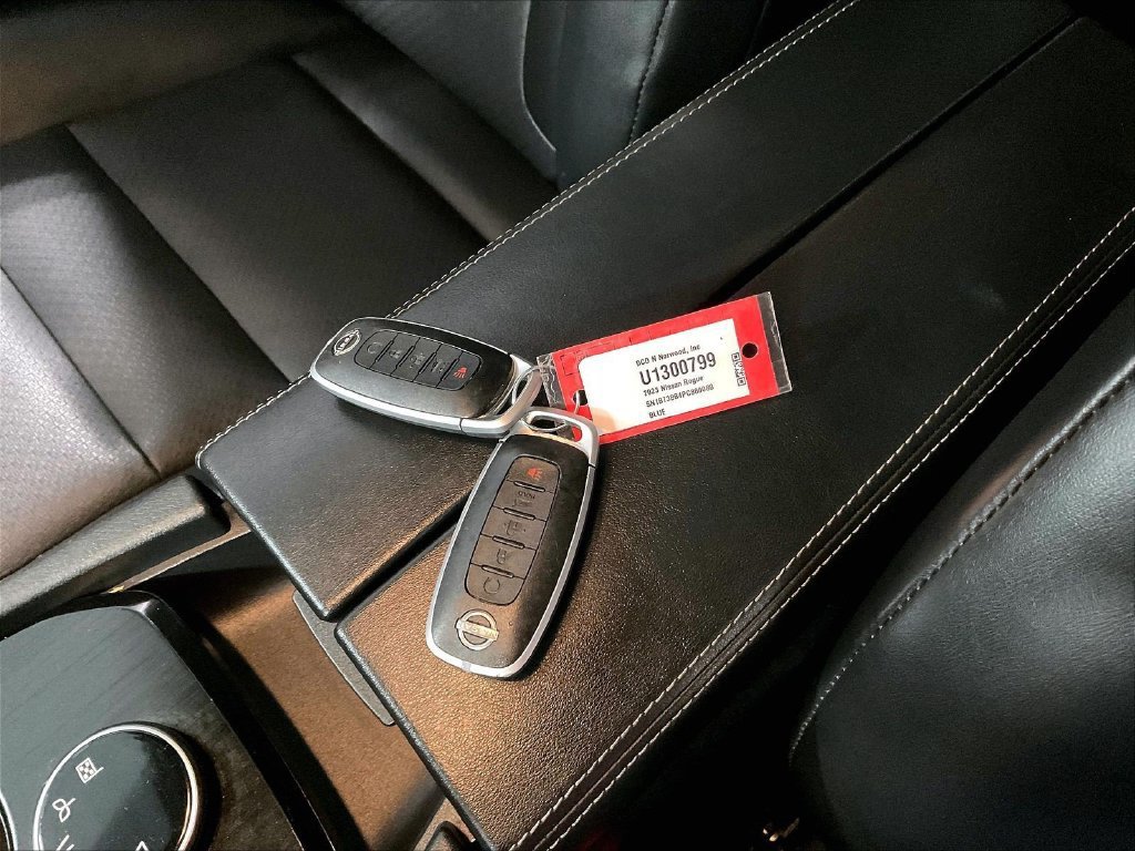 Certified 2023 Nissan Rogue SV w/ SV Premium B Package AWD/4WD image 31