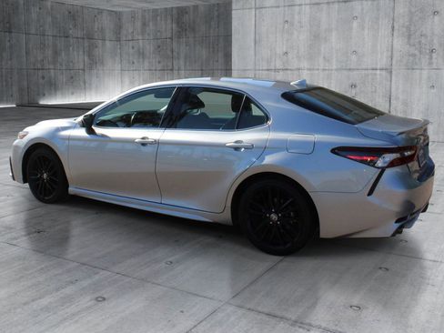 Used 2024 Toyota Camry XSE FWD image 3