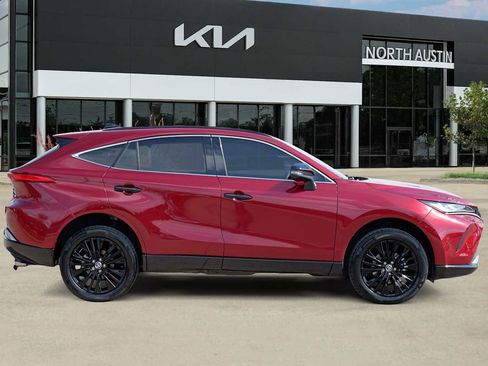 Used 2023 Toyota Venza Nightshade image 7