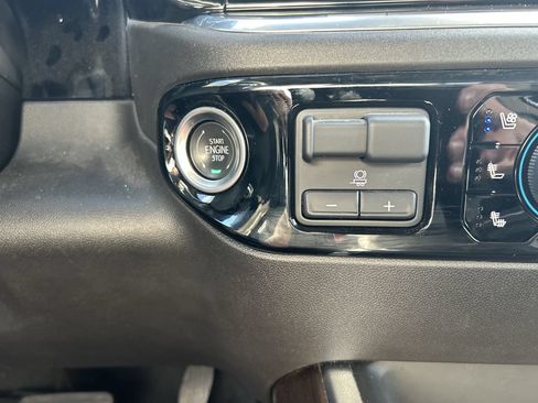 Used 2025 Chevrolet Silverado 2500 High Country w/ High Country Premium Package AWD/4WD image 35