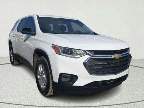 Used 2021 Chevrolet Traverse LS image 1