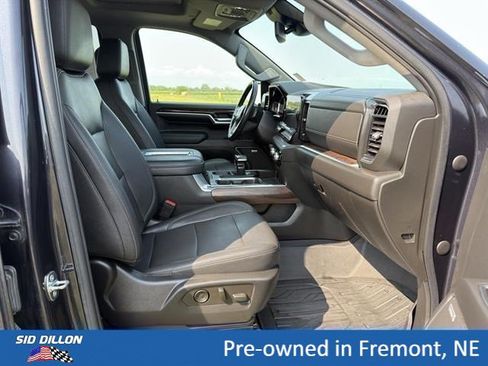 Certified 2022 GMC Sierra 1500 SLT w/ SLT Premium Plus Package AWD/4WD image 16