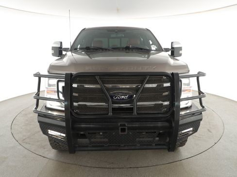 Used 2022 Ford F250 King Ranch w/ Chrome Package image 2