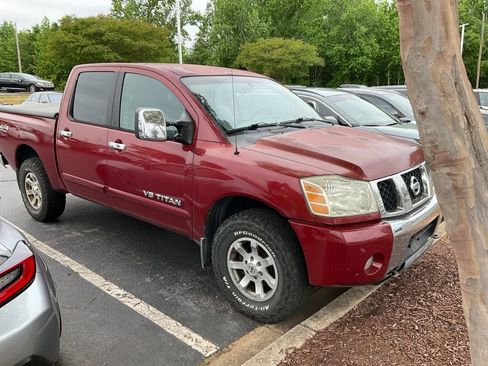 Used 2005 Nissan Titan SE AWD/4WD image 1