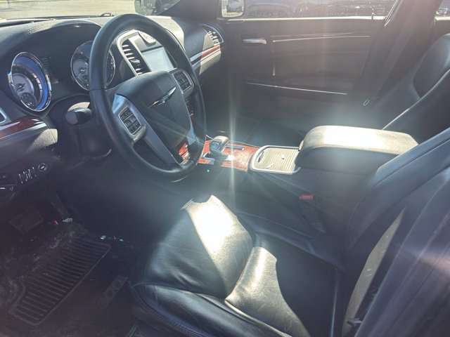 Used 2014 Chrysler 300 AWD w/ Driver Convenience Group image 10