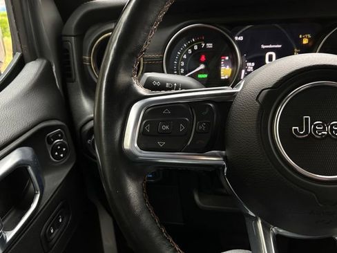 Used 2022 Jeep Wrangler Unlimited Sahara image 14